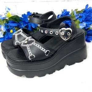 NWT Women's Gothic Punk Style Large Platform Sandals With Hearts Size 7
